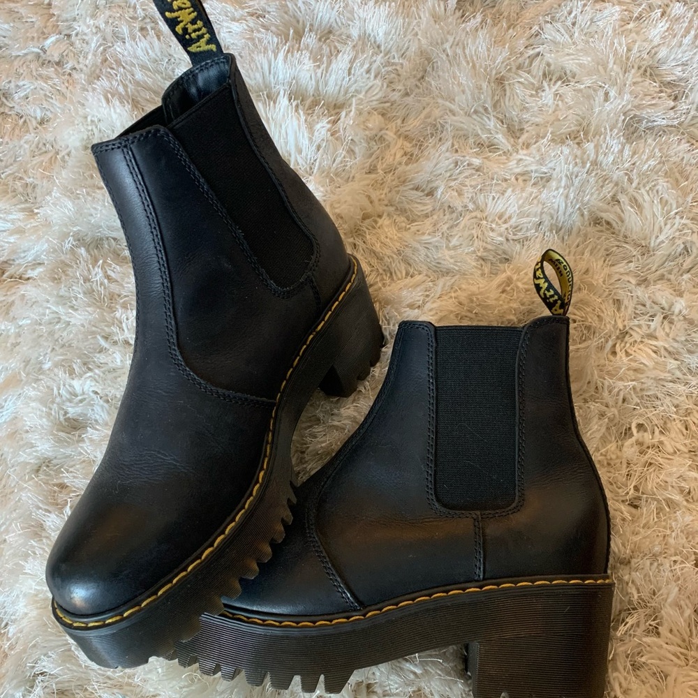 Dr. Martens Black Leather Platform Chelsea Boots NWOT + Free Shipping!